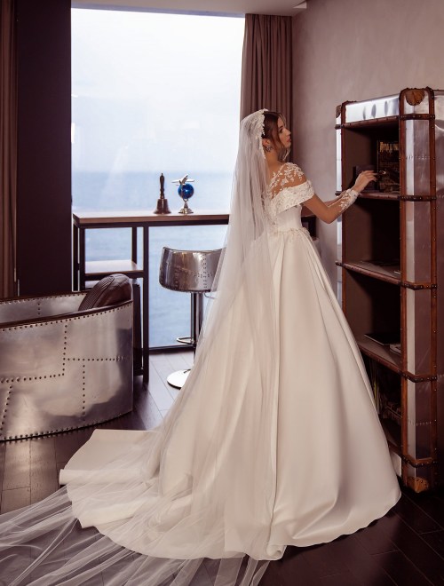 https://elisebride.ro/images/stories/virtuemart/product/VWD-SL08       (5).jpg